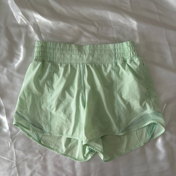 Lululemon Hotty Hot Shorts - Picture 2 of 3